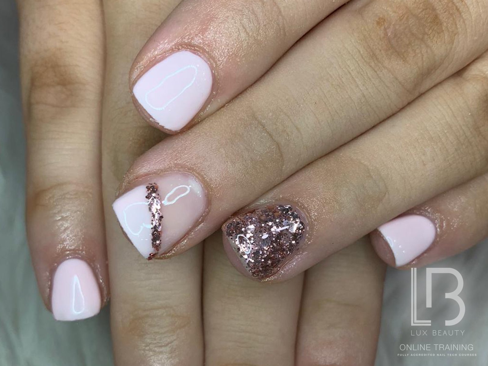 Online: Gel Polish &amp; Acrylic Extension Course