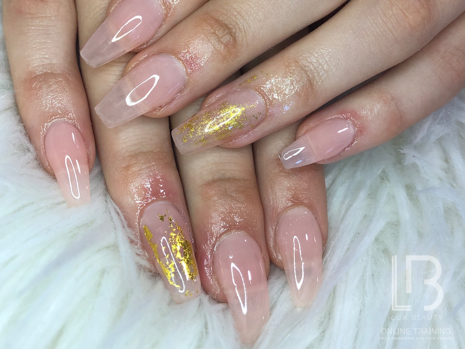 Online: Acrylic Nail Extension Course